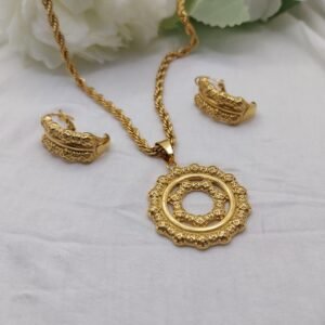 collier et boucle